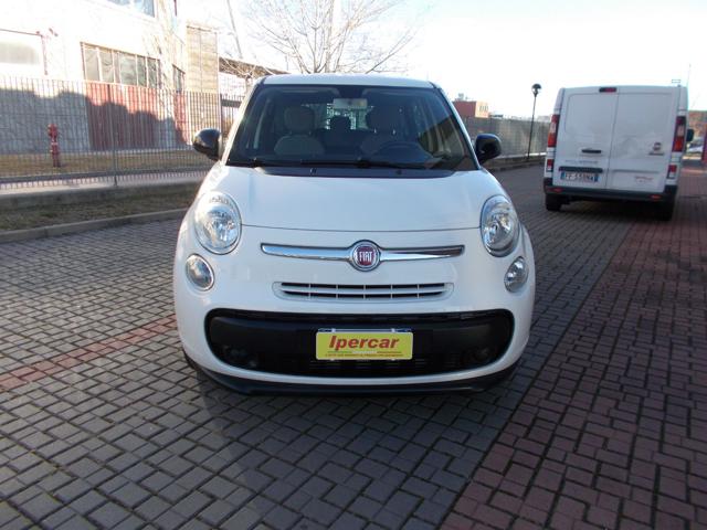 FIAT 500L Living 1.6 Multijet 105 CV Pop Star Immagine 0