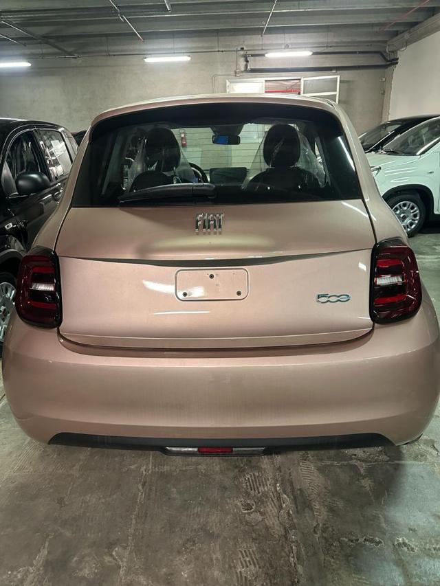 FIAT 500 Berlina 42 kWh Immagine 1