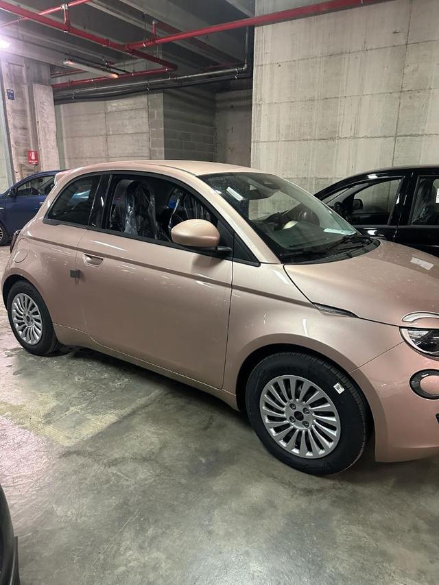 FIAT 500 Berlina 42 kWh Immagine 0