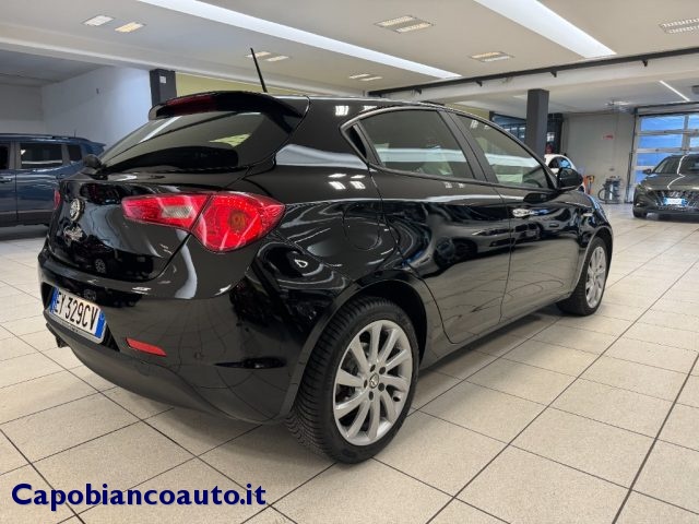 ALFA ROMEO Giulietta 1.6 JTDm-2 105 CV Distinctive+BIXENO+NAVI Immagine 3