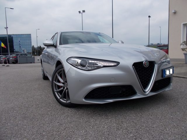 ALFA ROMEO Giulia 2.2 Turbodiesel 160 CV AT8 Rosso edizione Immagine 2