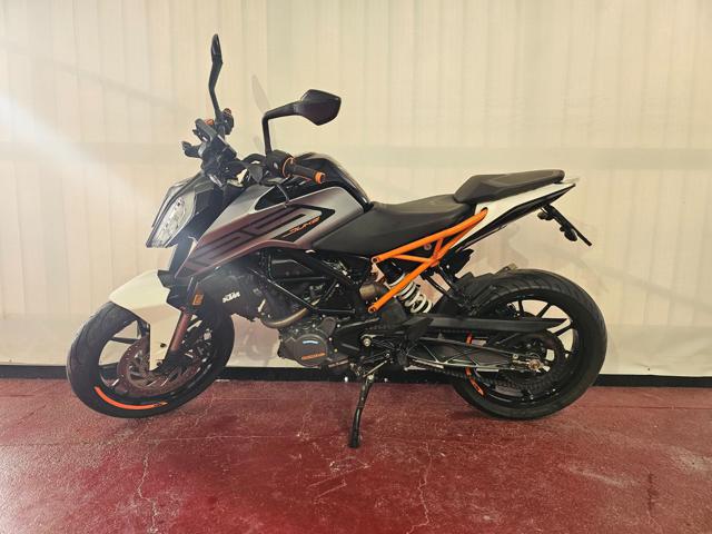 KTM 125 Duke DUKE 125 Immagine 2