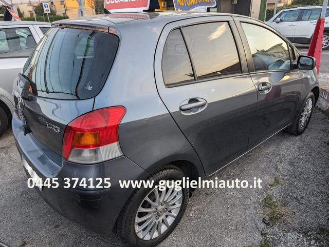 TOYOTA Yaris automatica 1.3 5 porte Sol Immagine 1