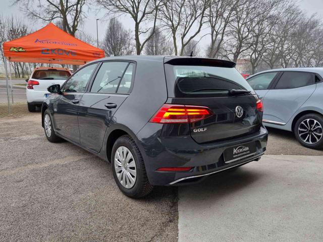 VOLKSWAGEN Golf 1.0 TSI 110 CV 5p. Trendline BlueMotion Immagine 4