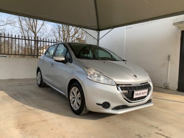 PEUGEOT 208 1.0 VTi 68 CV 5 porte OK NEOPATENTATI EURO 5 BENZ Immagine 2