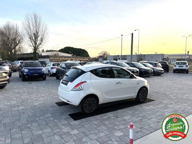 LANCIA Ypsilon 1.0 Hybrid Ecochic Gold ANCHE PER NEOPATENTATI Immagine 4