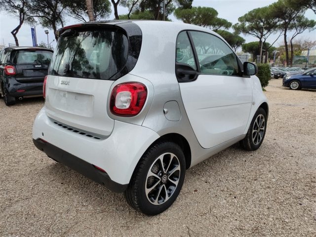 SMART ForTwo 1.0 ANDROID AUTO,CRUISE,CERCHI LEGA,CLIMA Immagine 3