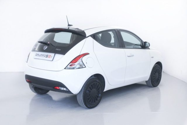 LANCIA Ypsilon 1.0 FireFly 5 porte S&S Hybrid Silver NEOPATENTATI Immagine 4