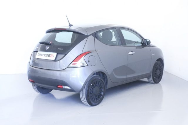 LANCIA Ypsilon 1.0 FireFly 5 porte S&S Hybrid Silver NEOPATENTATI Immagine 4