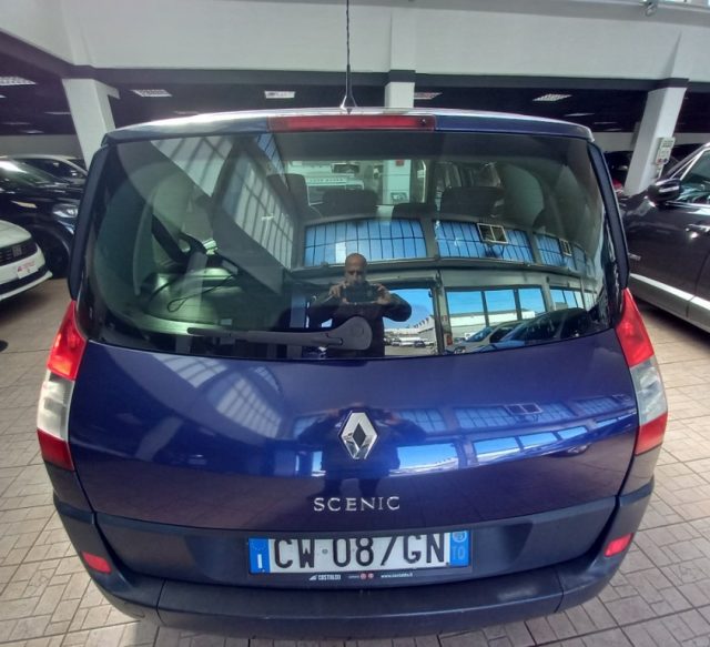 RENAULT Scenic 1.6 16V Confort Authentique gpl 5 posti Immagine 2