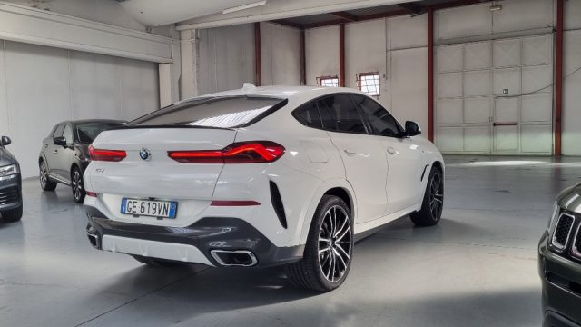 BMW X6 xDrive30d 48V Msport CERCHI 22"-TETTO-KM 37.000!!! Immagine 2