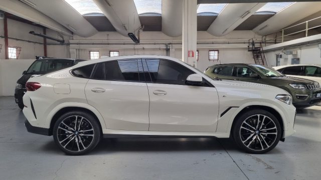 BMW X6 xDrive30d 48V Msport CERCHI 22"-TETTO-KM 37.000!!! Immagine 0