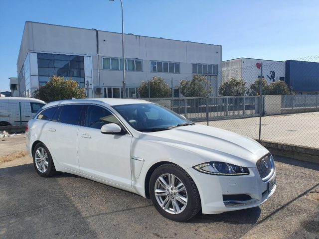 JAGUAR XF Sportbrake 2.2 D 200 CV Luxury Immagine 2