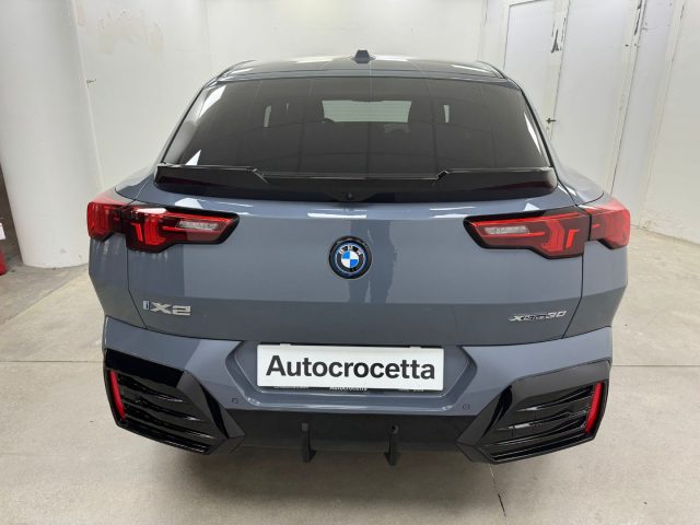 BMW iX2 xDrive 30 Msport Immagine 4