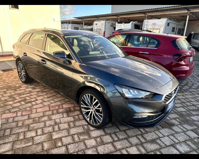 SEAT Leon Sportstourer 1.5 eTSI 150 CV DSG Xcellence Immagine 3