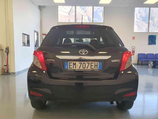 TOYOTA Yaris 1.3 5 porte Immagine 4