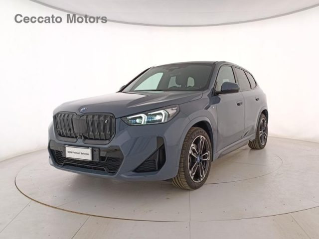 BMW iX1 xDrive 30 Msport Immagine 0