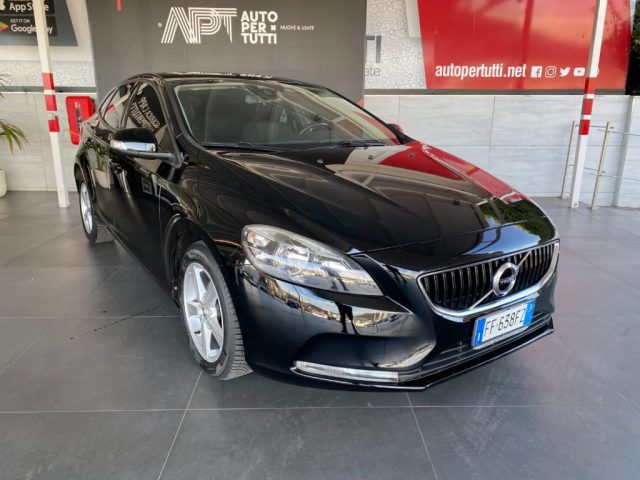 VOLVO V40 D2 Business Immagine 0