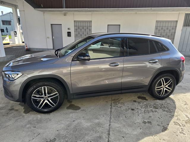 MERCEDES-BENZ GLA 200 d Automatic Sport Plus Immagine 2