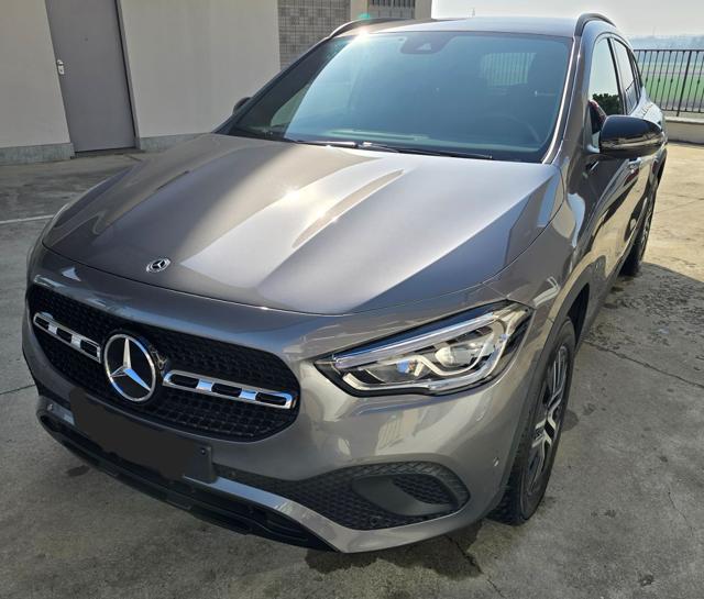 MERCEDES-BENZ GLA 200 d Automatic Sport Plus Immagine 1