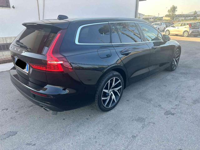 VOLVO V60 D3 AWD Geartronic Business Plus Immagine 3