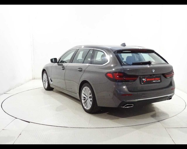 BMW 520 d 48V xDrive Touring Luxury Immagine 3