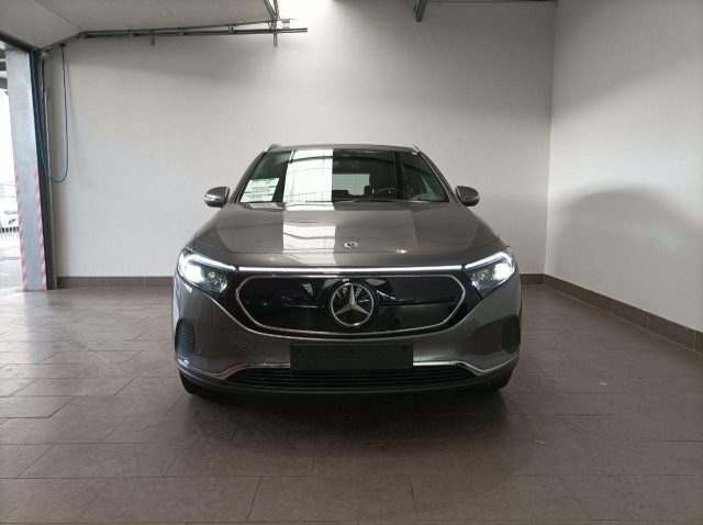 MERCEDES-BENZ EQA 250 Sport Immagine 4