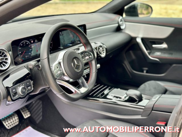 MERCEDES-BENZ CLA 180 d Automatic Premium AMG Night Edition Immagine 4