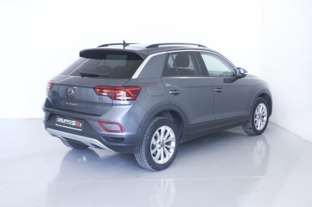 VOLKSWAGEN T-Roc 1.5 TSI ACT DSG Life BMT/CERCHI 17/FARI LED Immagine 4