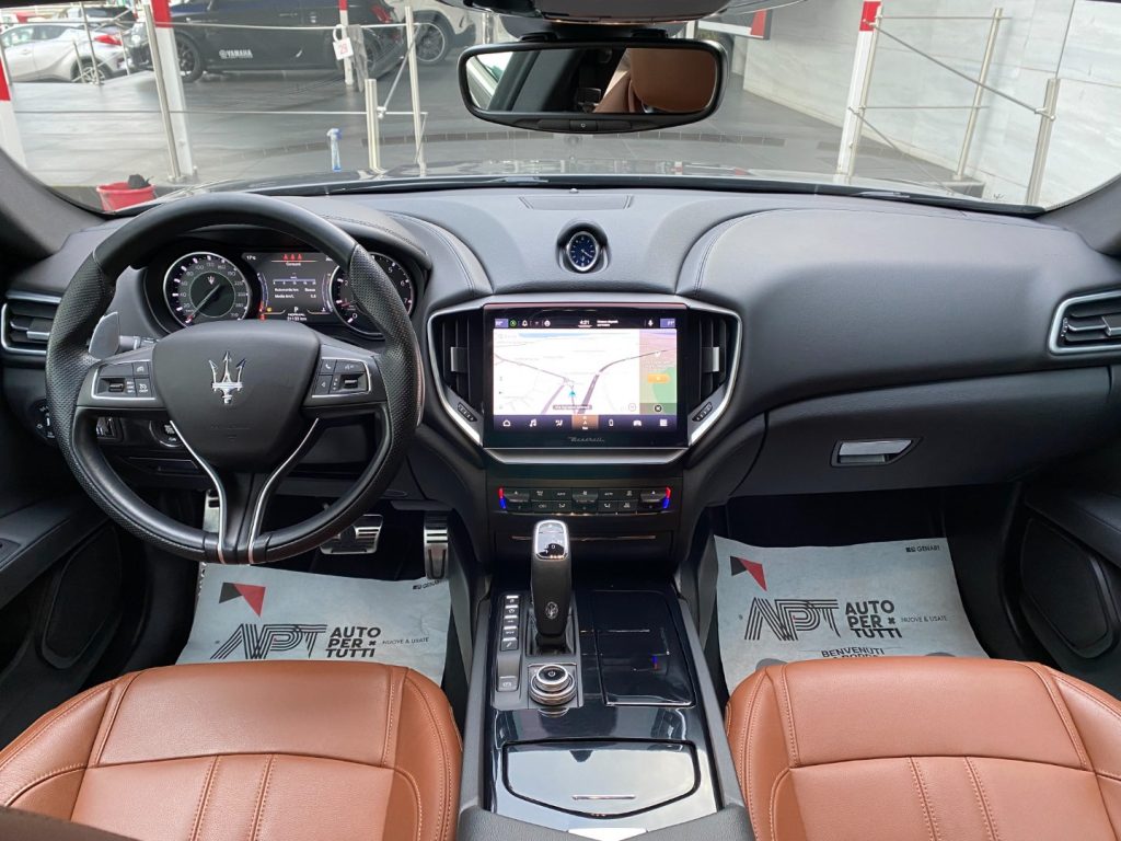 MASERATI Ghibli V6 Gransport - 12