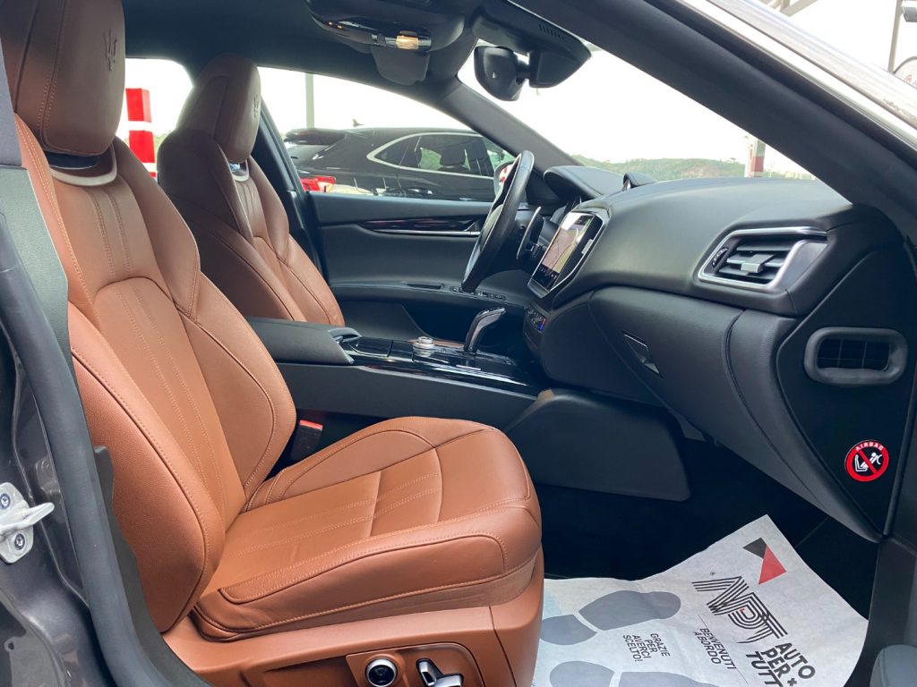 MASERATI Ghibli V6 Gransport - 18