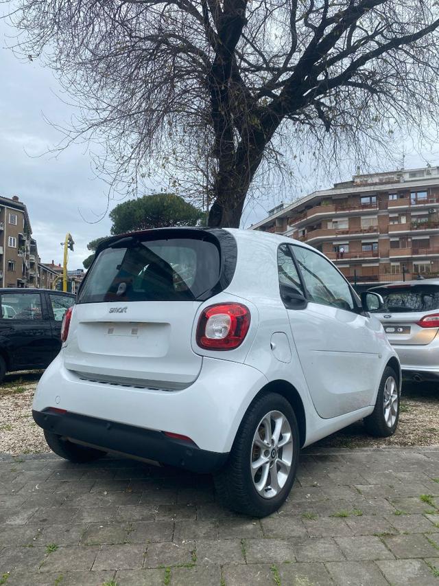 SMART ForTwo 1.0cc 71cv BLUETOOTH CRUISE CLIMA AUTO NAVI Immagine 2