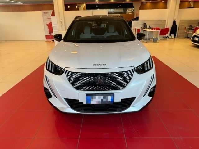 PEUGEOT 2008 motore elettrico 136 CV GT Immagine 1