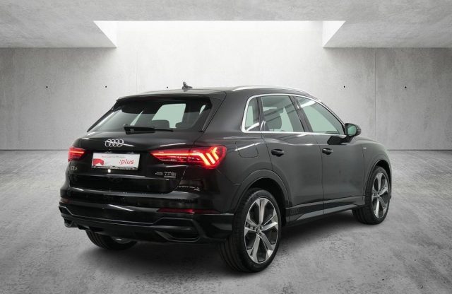 AUDI Q3 45 TFSI quattro S tronic S line Immagine 3