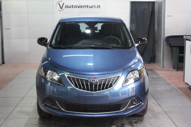 LANCIA Ypsilon 1000 HYBRID PLATINO 70 CV KM ZERO Immagine 1