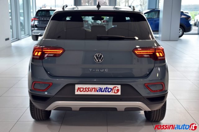 VOLKSWAGEN T-Roc 1.0 TSI 110 CV LIFE + TECH PACK NAVI 2XCLIMA REARV Immagine 3