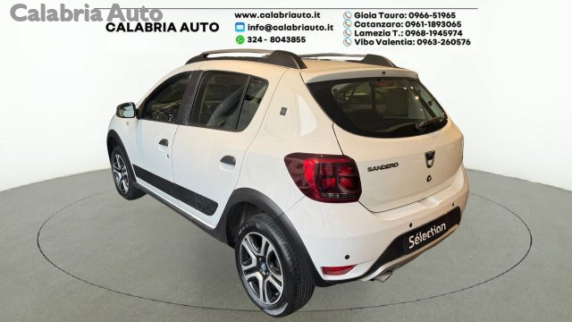 DACIA Sandero Stepway 1.0 TCe 100CV ECO-G 15th Anniversary Immagine 2