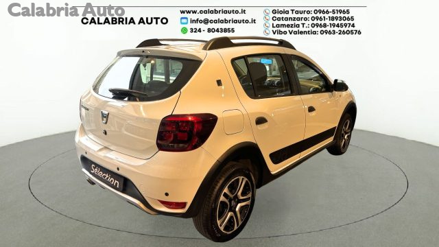 DACIA Sandero Stepway 1.0 TCe 100CV ECO-G 15th Anniversary Immagine 3