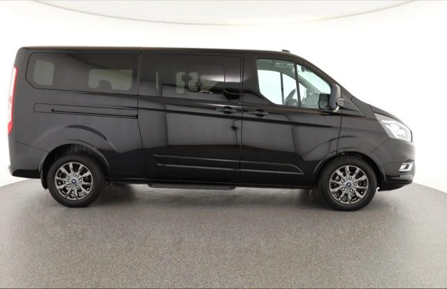 FORD Tourneo Custom 320 2.0 EcoBlue 130CV aut. PC Titanium Immagine 2