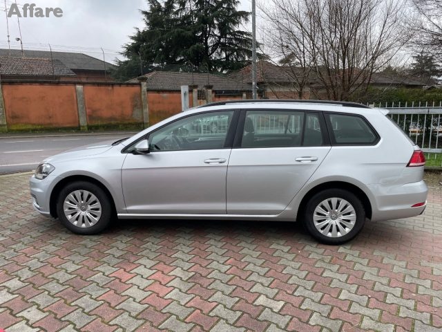 VOLKSWAGEN Golf Variant 1.6 TDI 115 CV Trendline BMT Immagine 1