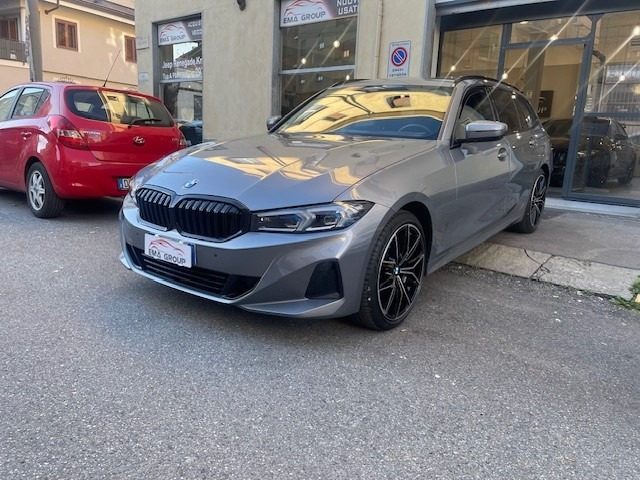 BMW 320 d 48V xDrive Touring Immagine 1