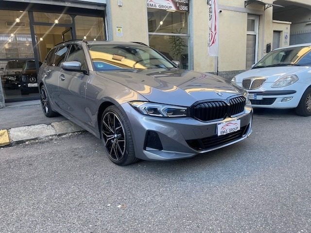 BMW 320 d 48V xDrive Touring Immagine 2