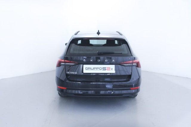 SKODA Octavia 2.0 TDI EVO SCR 150 CV DSG Wagon Executive Immagine 4