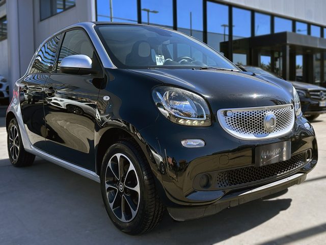 SMART ForFour 70 1.0 Passion Immagine 0