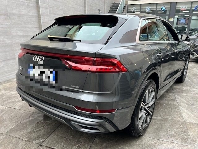 AUDI Q8 55 TFSI quattro tiptronic S-LINE Immagine 4