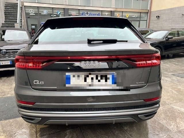 AUDI Q8 55 TFSI quattro tiptronic S-LINE Immagine 1