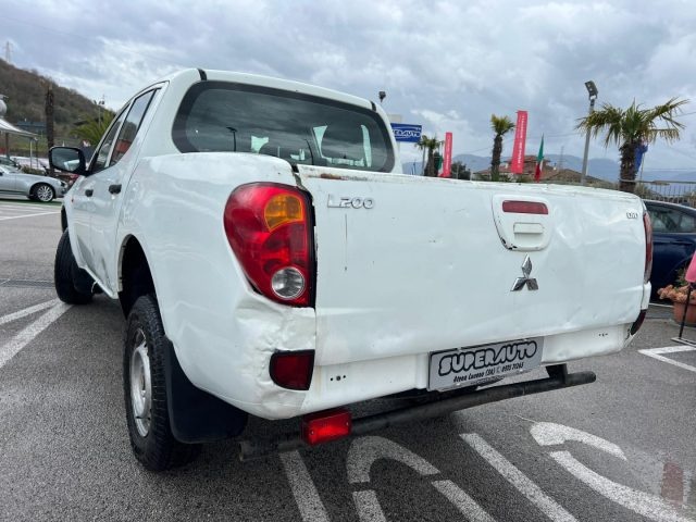 MITSUBISHI L200 2.5 DI-D/136CV 4X4 Double Cab Immagine 4