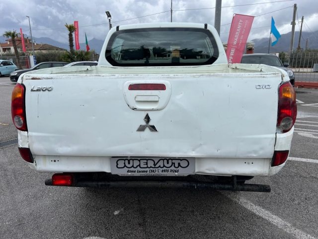 MITSUBISHI L200 2.5 DI-D/136CV 4X4 Double Cab Immagine 3