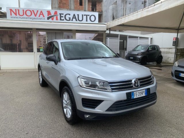 VOLKSWAGEN Touareg 3.0 TDI 204 CV tiptronic BlueMotion Techn. Executi Immagine 0