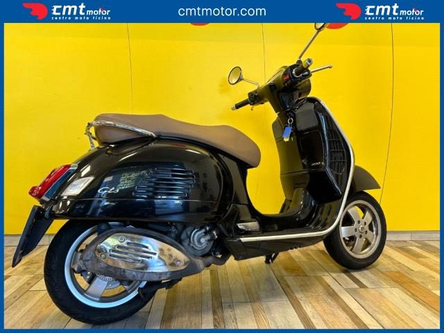 VESPA GTS 300 Garantito e Finanziabile Immagine 3